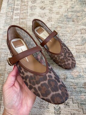 DOLCE VITA LEOPARD MESH FLATS 6.5